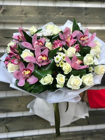 Букет цветов из: Розы и Хризантемы в Гору-Подол